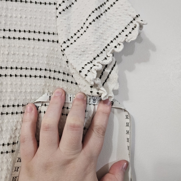 Gaze Striped Cropped Top! - Picture 4 of 5